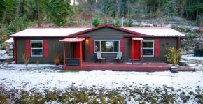 Cozy Family Cabin Retreat Fireplace & Wildlife Views
